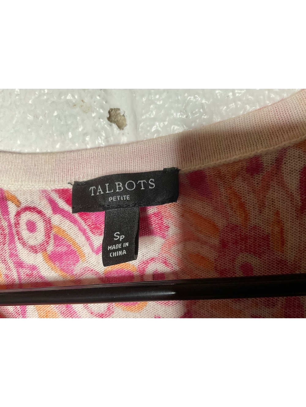 < Talbots Pink/Orange Paisley Pattern Cardigan Size Small > - Picture 3 of 6